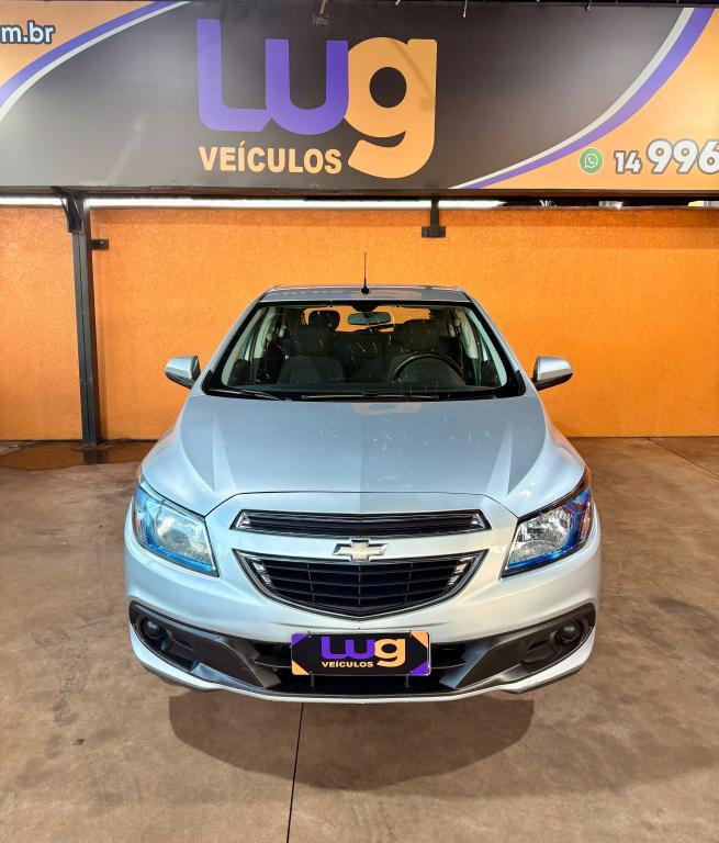 CHEVROLET Onix Hatch - Foto