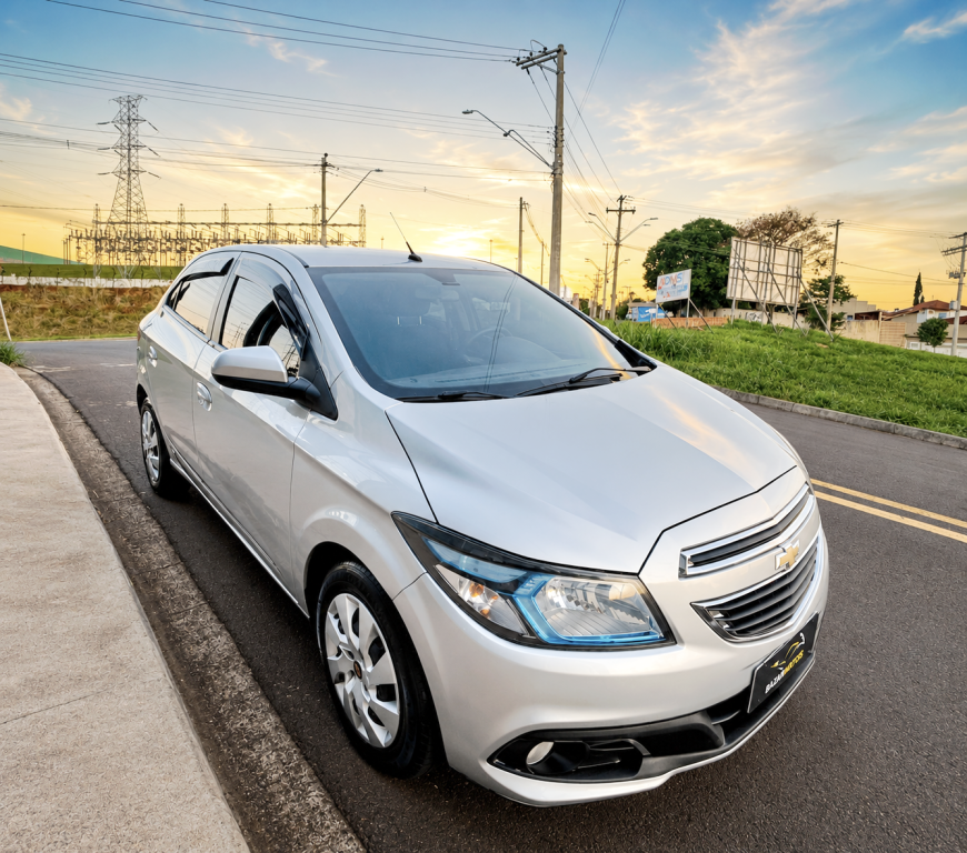CHEVROLET Onix Hatch