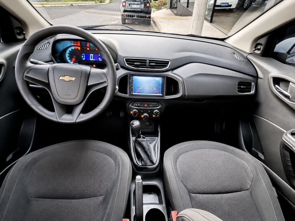 CHEVROLET Onix Hatch - Foto