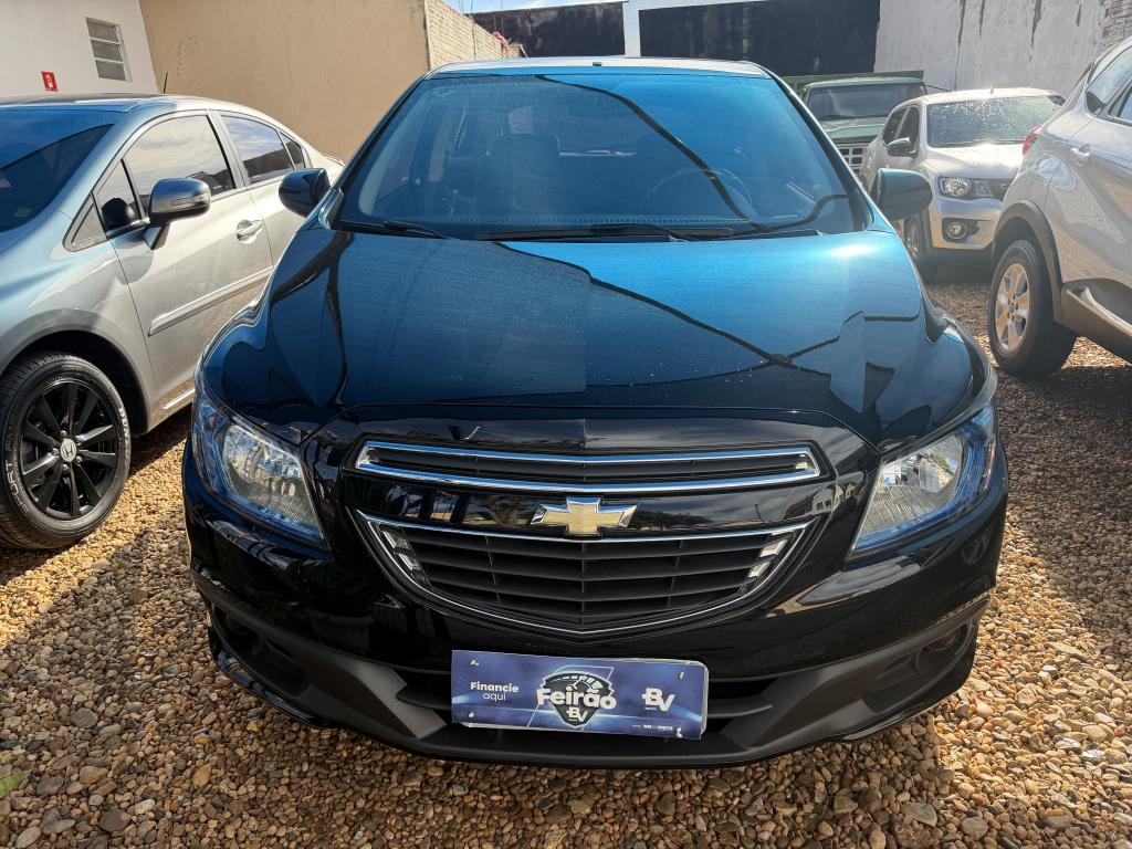 CHEVROLET Onix Hatch - Foto