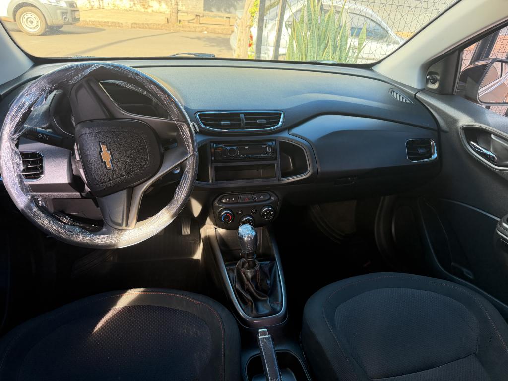 CHEVROLET Onix Hatch - Foto