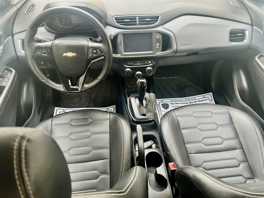 CHEVROLET Onix Hatch - Foto