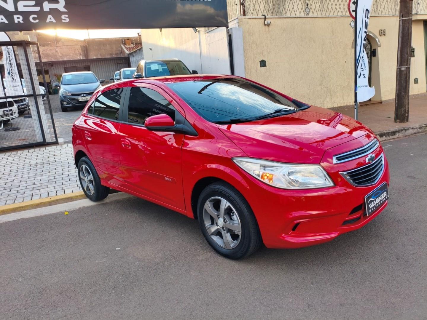 CHEVROLET Onix Hatch - Foto