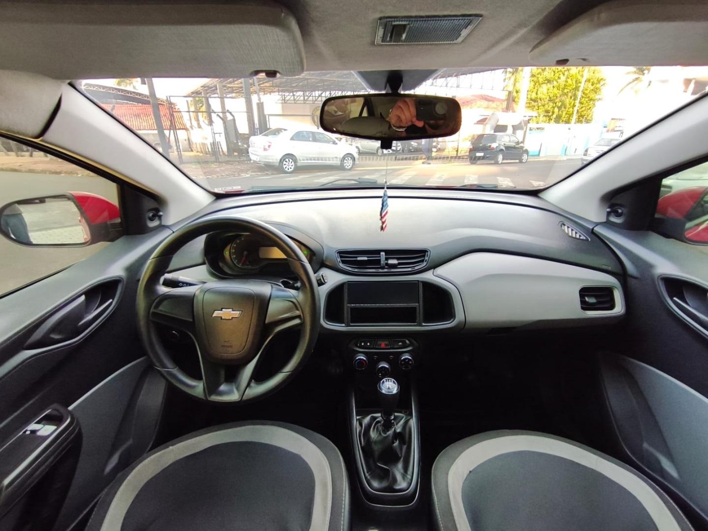 CHEVROLET Onix Hatch - Foto