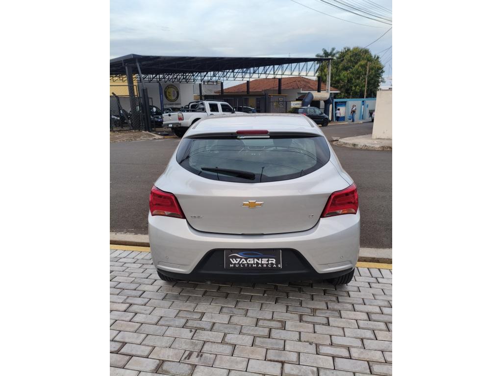 CHEVROLET Onix Hatch - Foto