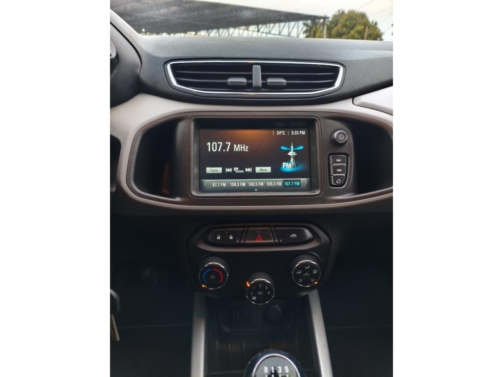 CHEVROLET Onix Hatch - Foto
