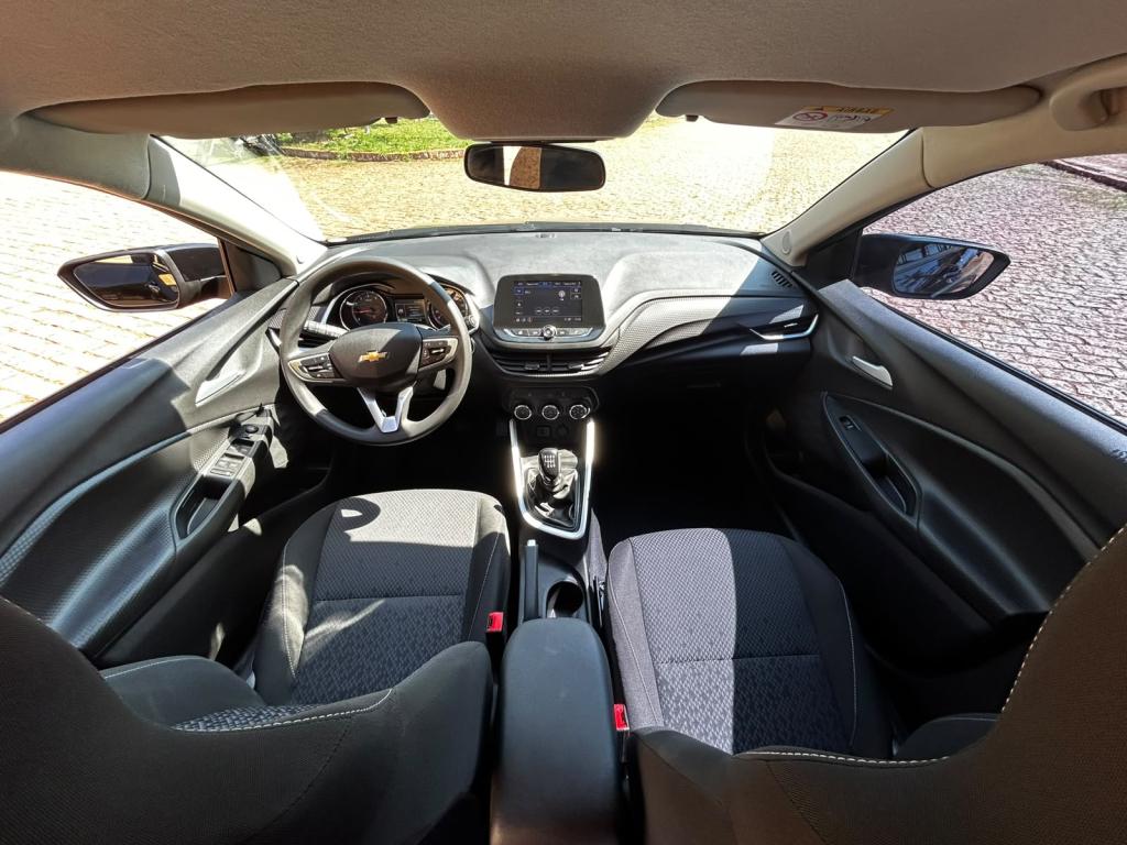 CHEVROLET Onix Hatch - Foto