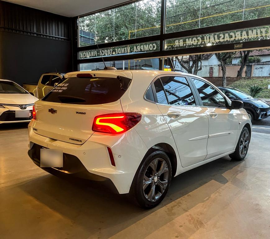 CHEVROLET Onix Hatch - Foto