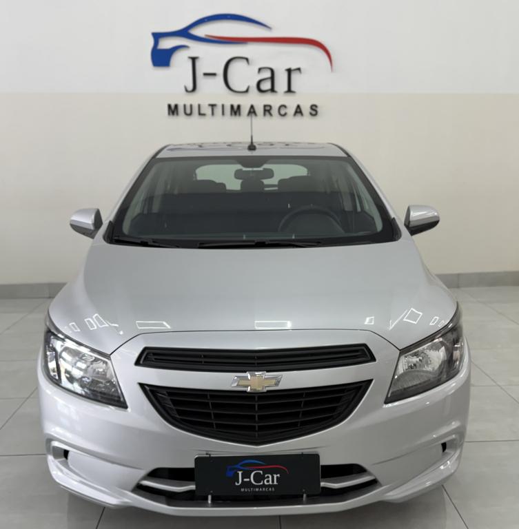 CHEVROLET Onix Hatch - Foto