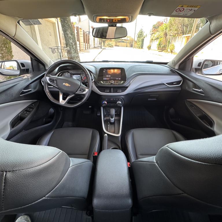 CHEVROLET Onix Hatch - Foto