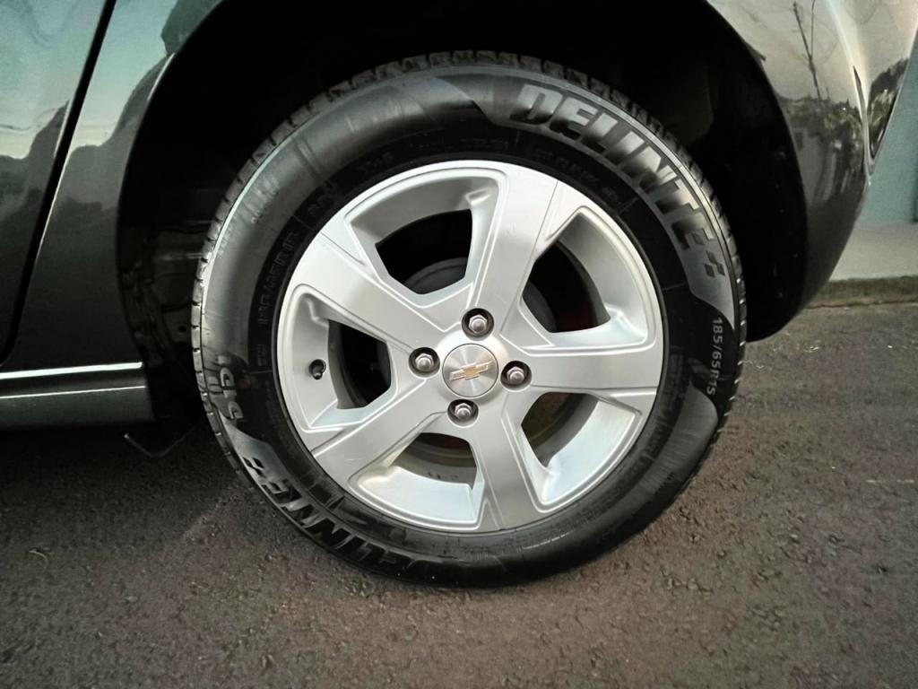 CHEVROLET Onix Hatch - Foto