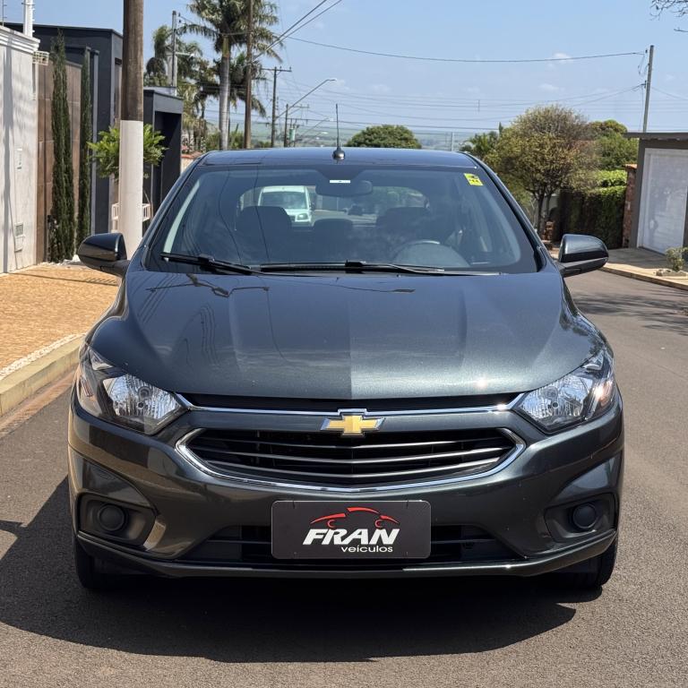 CHEVROLET Onix Hatch - Foto