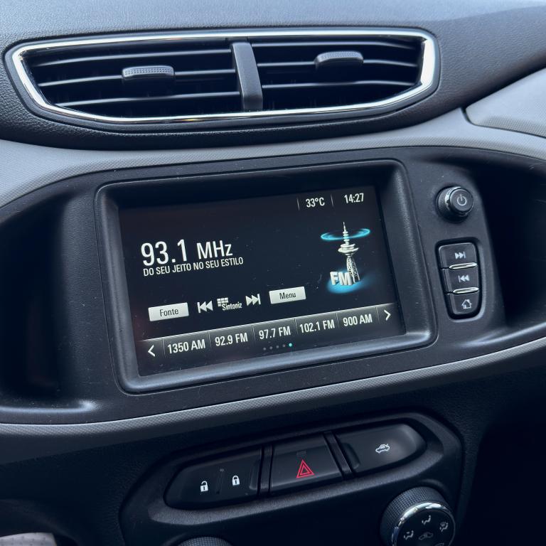 CHEVROLET Onix Hatch - Foto