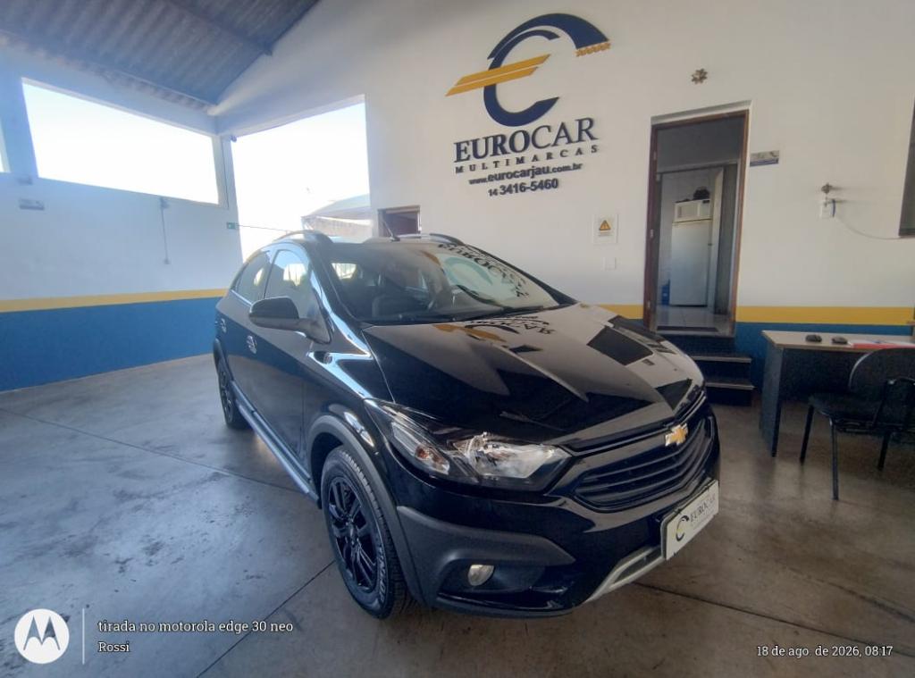 CHEVROLET Onix Hatch - Foto