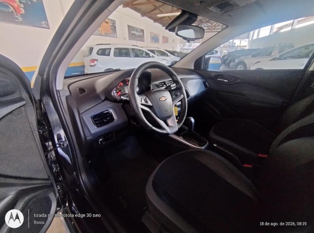 CHEVROLET Onix Hatch - Foto