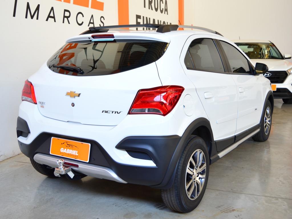 CHEVROLET Onix Hatch - Foto