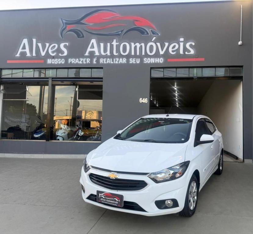 CHEVROLET Onix Hatch - Foto
