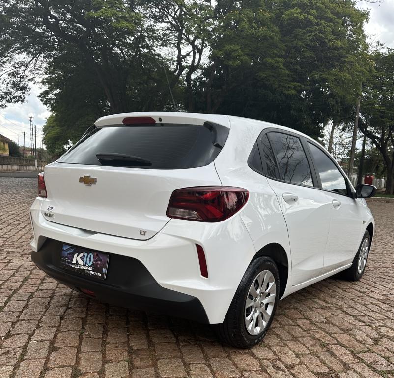CHEVROLET Onix Hatch - Foto