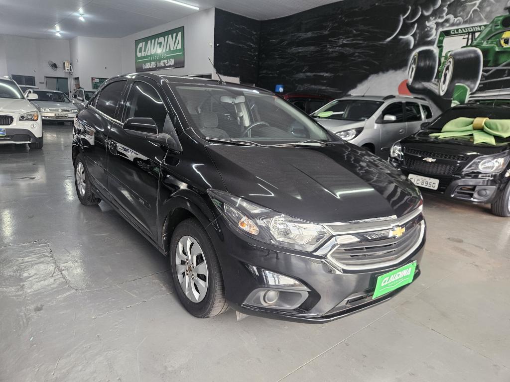 CHEVROLET Onix Hatch - Foto