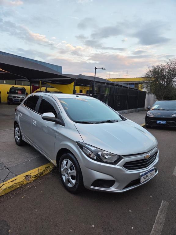 CHEVROLET Onix Hatch