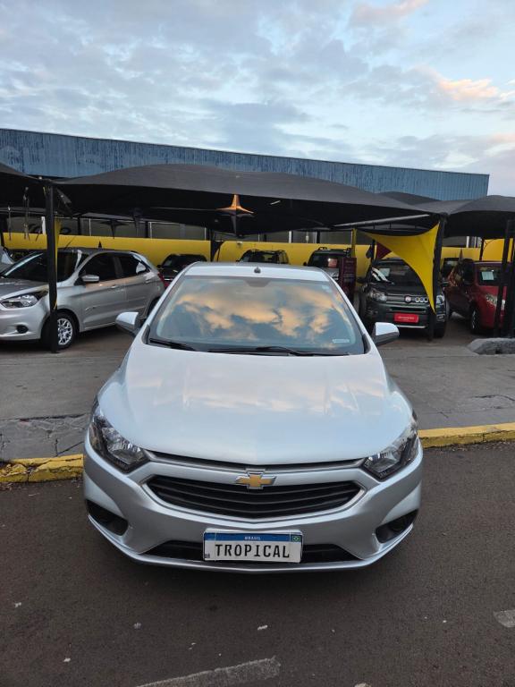 CHEVROLET Onix Hatch - Foto
