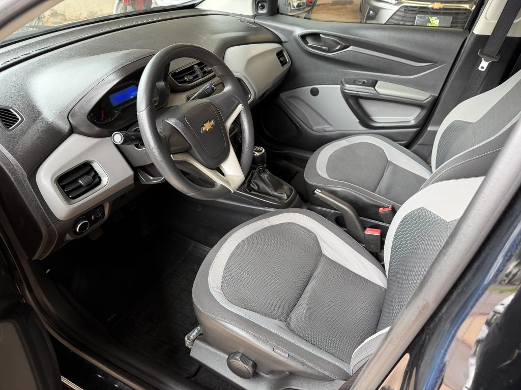 CHEVROLET Onix Hatch - Foto
