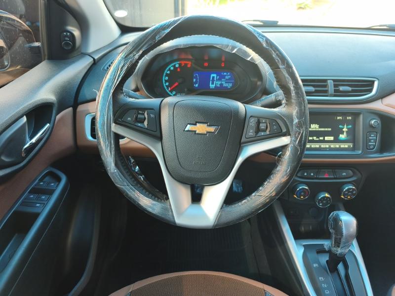 CHEVROLET Onix Hatch - Foto