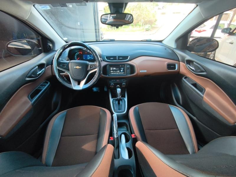 CHEVROLET Onix Hatch - Foto
