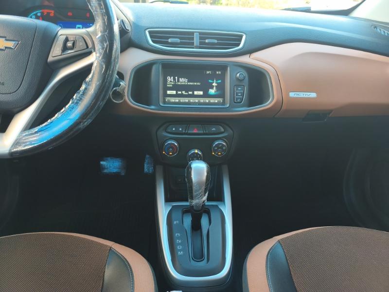 CHEVROLET Onix Hatch - Foto