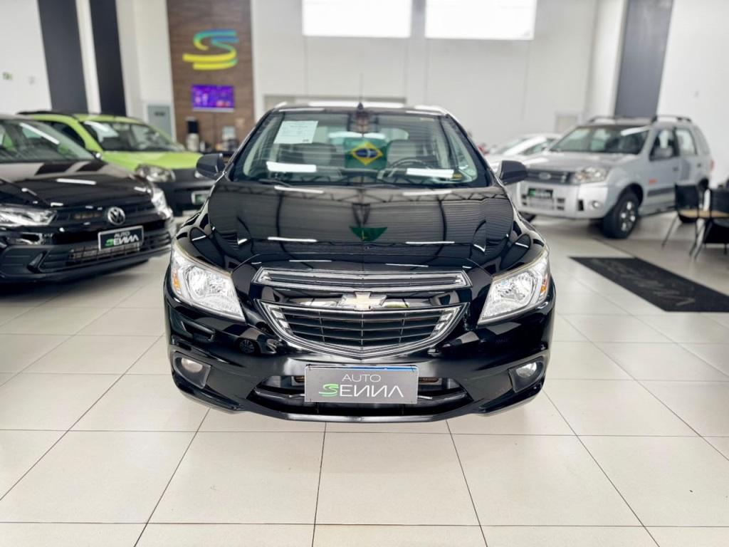 CHEVROLET Onix Hatch - Foto
