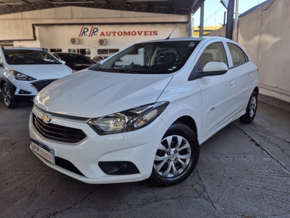 CHEVROLET Onix Hatch - Foto