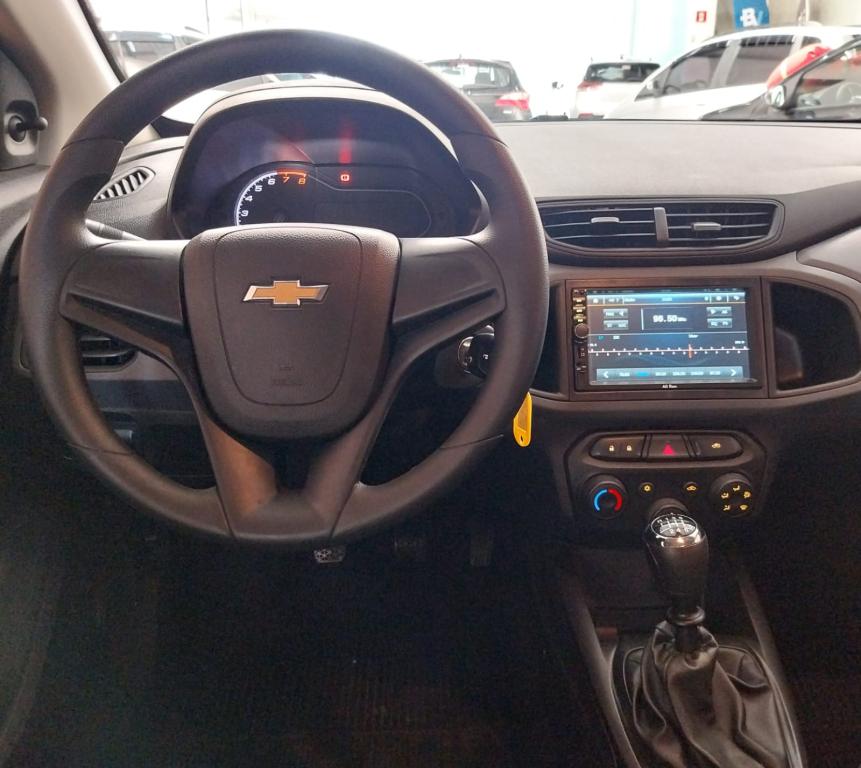 CHEVROLET Onix Hatch - Foto