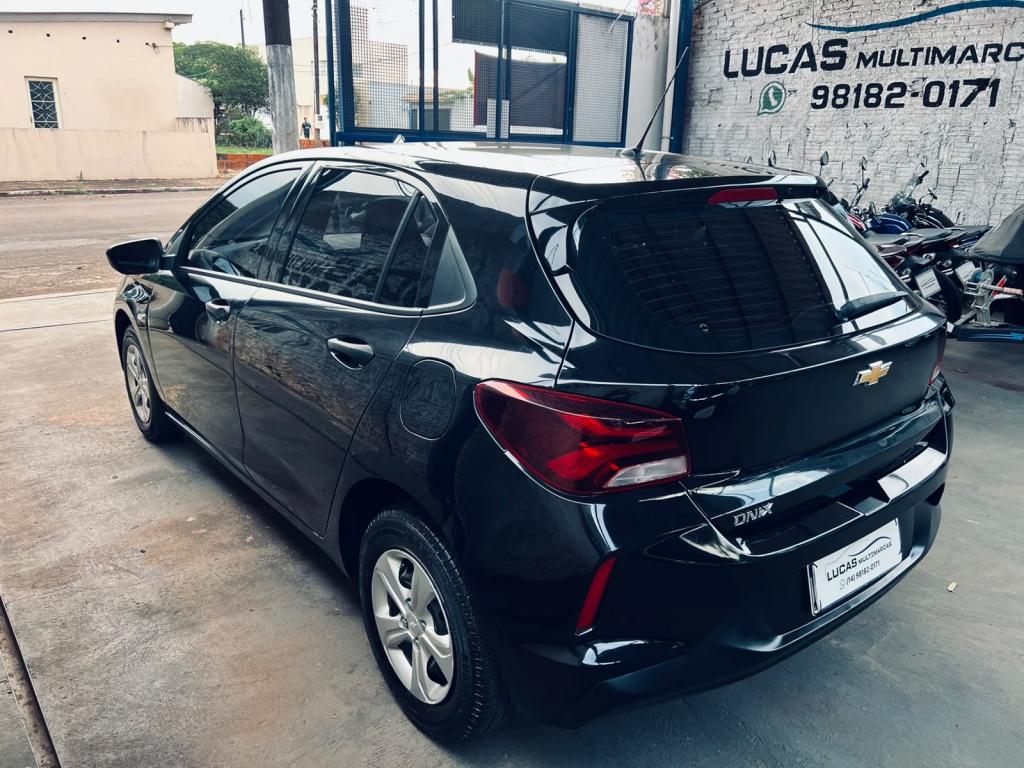 CHEVROLET Onix Hatch - Foto
