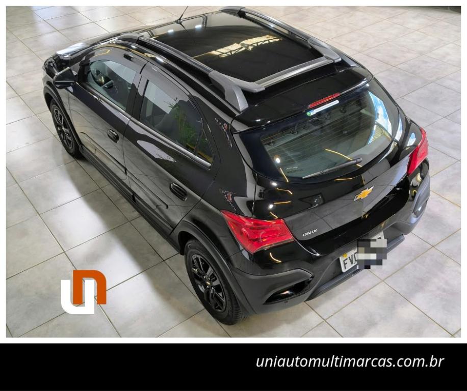 CHEVROLET Onix Hatch - Foto