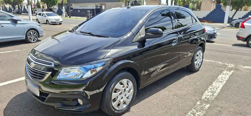 CHEVROLET Onix Hatch - Foto