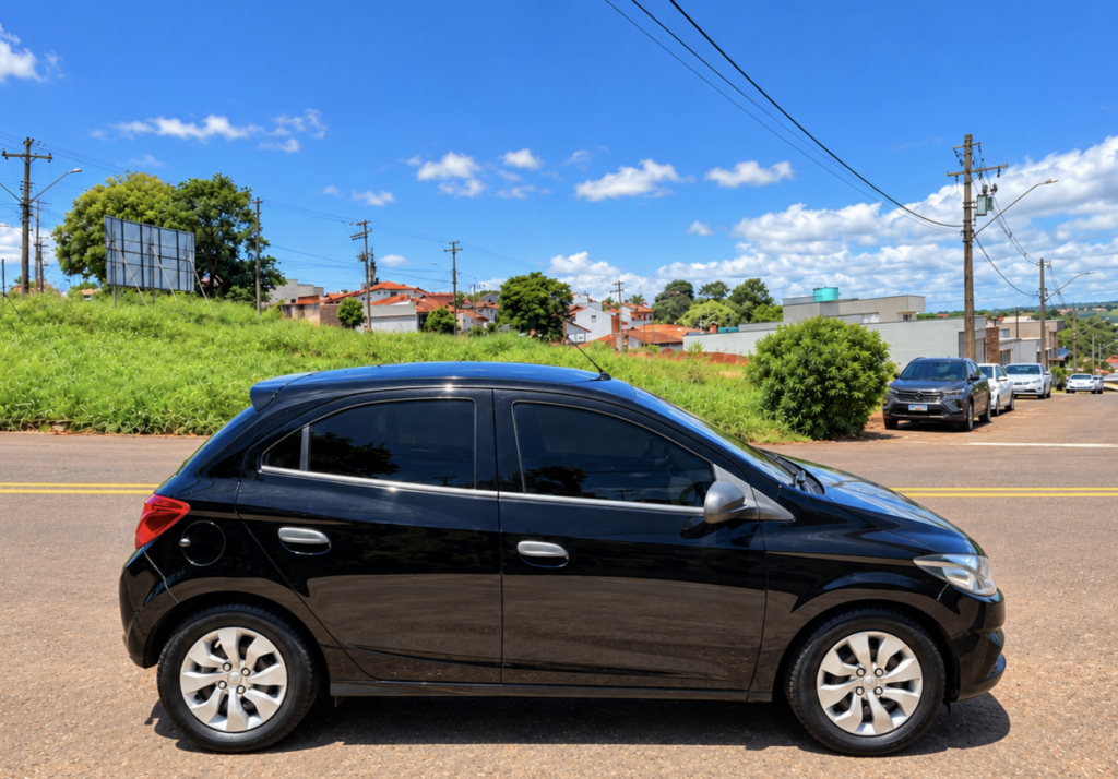 CHEVROLET Onix Hatch - Foto