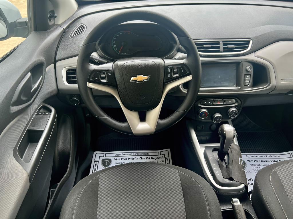 CHEVROLET Onix Hatch - Foto