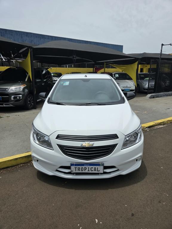 CHEVROLET Onix Hatch - Foto