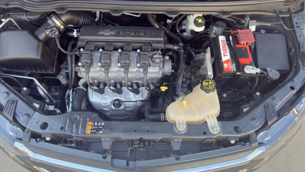 CHEVROLET Onix Hatch - Foto
