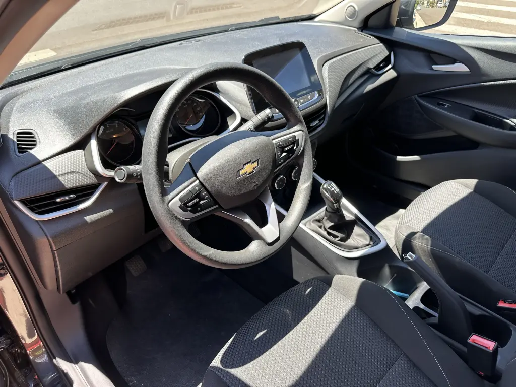 CHEVROLET Onix Sedan - Foto