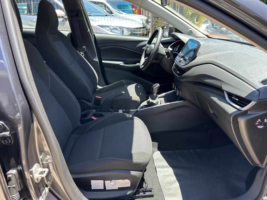 CHEVROLET Onix Sedan - Foto