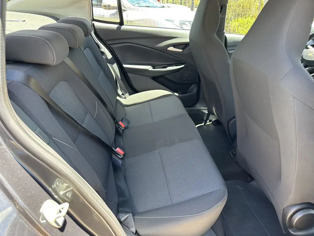 CHEVROLET Onix Sedan - Foto