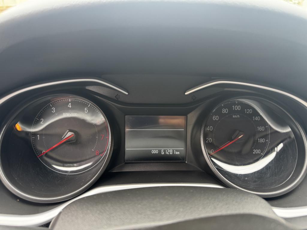 CHEVROLET Onix Sedan - Foto