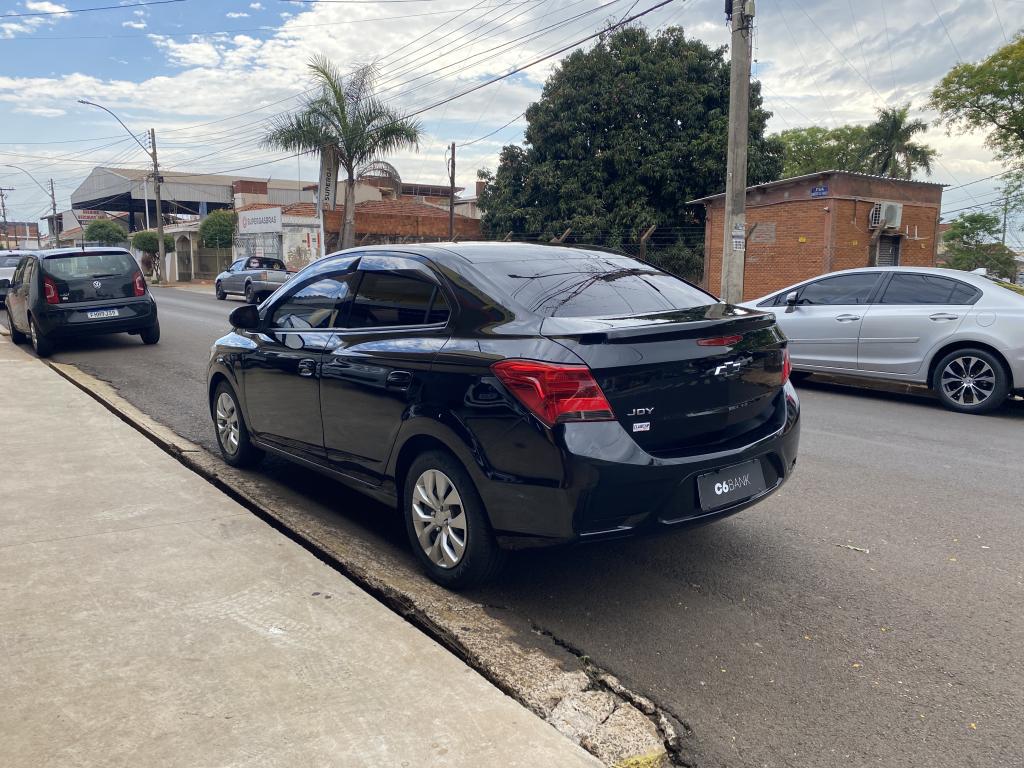 CHEVROLET Onix Sedan - Foto