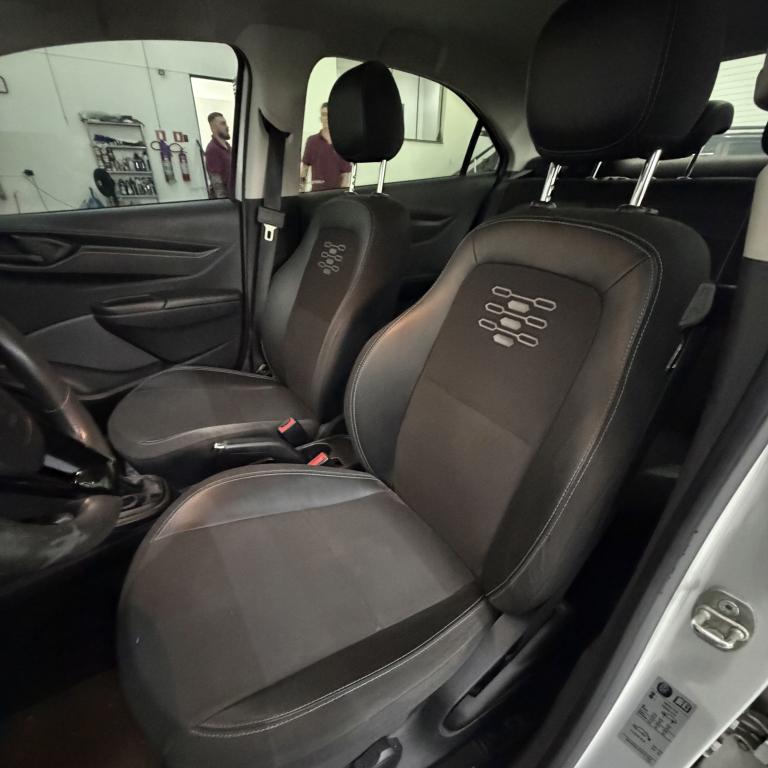 CHEVROLET Onix Sedan - Foto