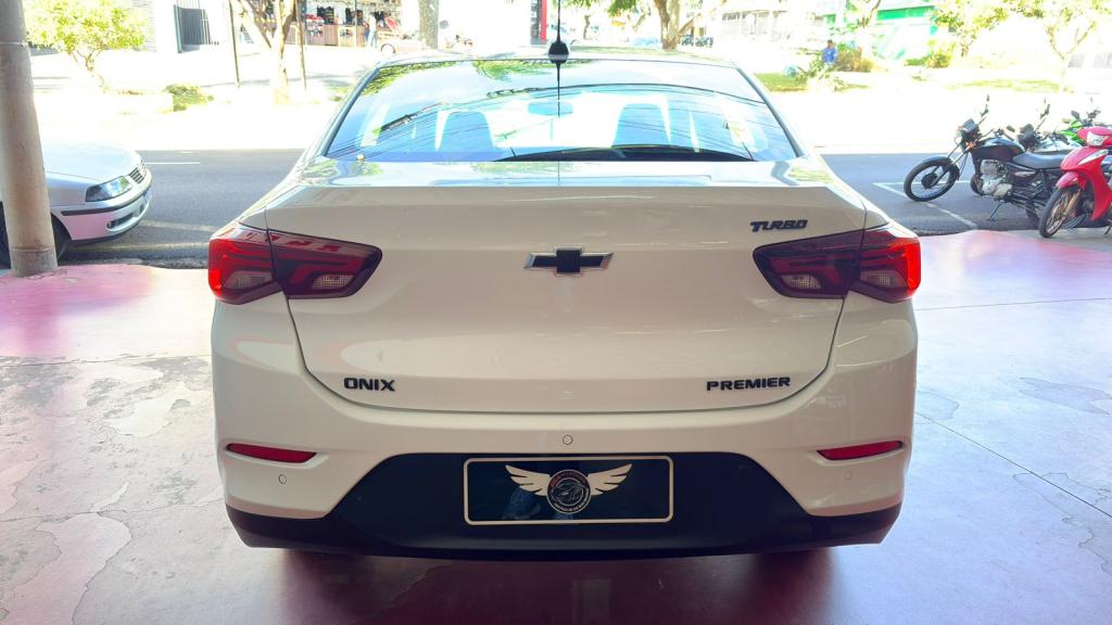 CHEVROLET Onix Sedan - Foto