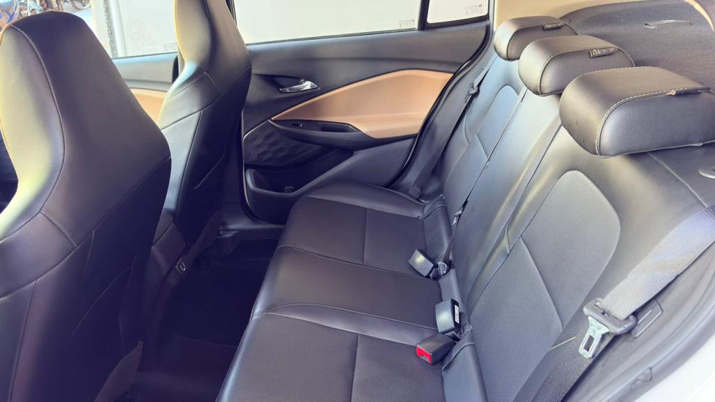 CHEVROLET Onix Sedan - Foto