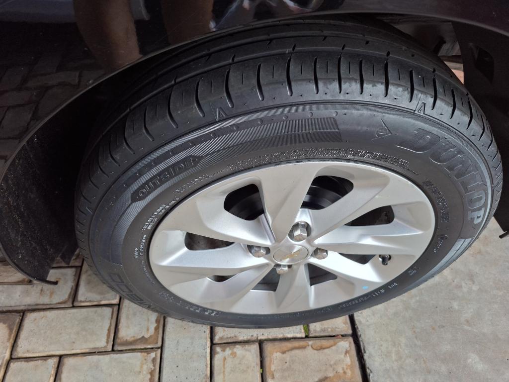 CHEVROLET Onix Sedan - Foto