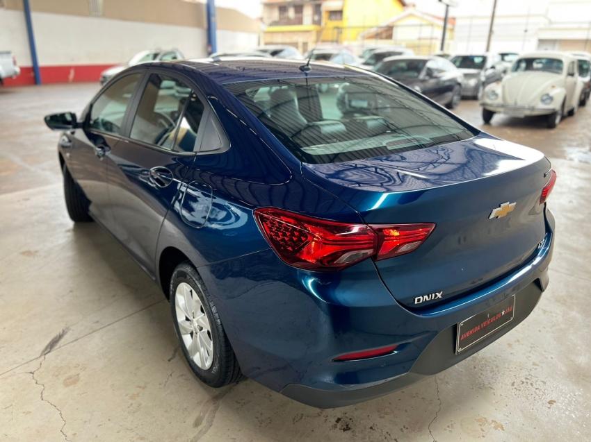 CHEVROLET Onix Sedan - Foto