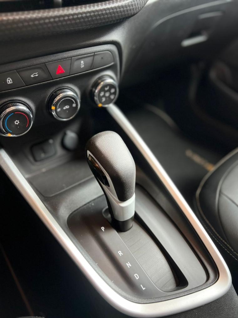 CHEVROLET Onix Sedan - Foto